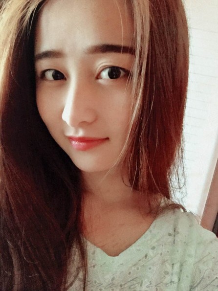 玲玲抖了你一下并f7h